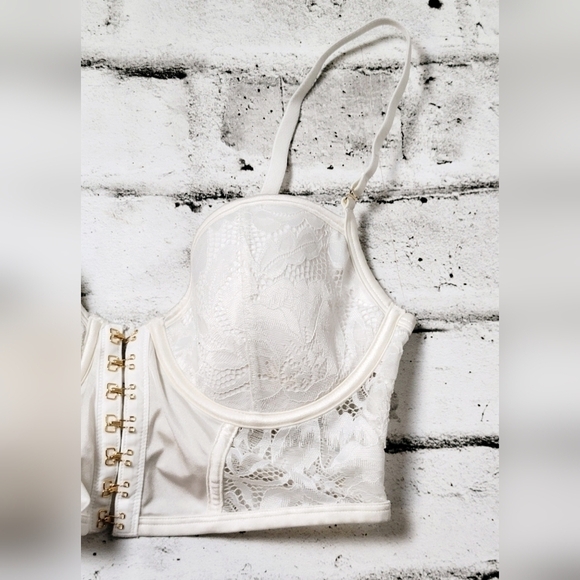 LA SENZA Lightly Lined White Bra Top - Picture 4 of 11